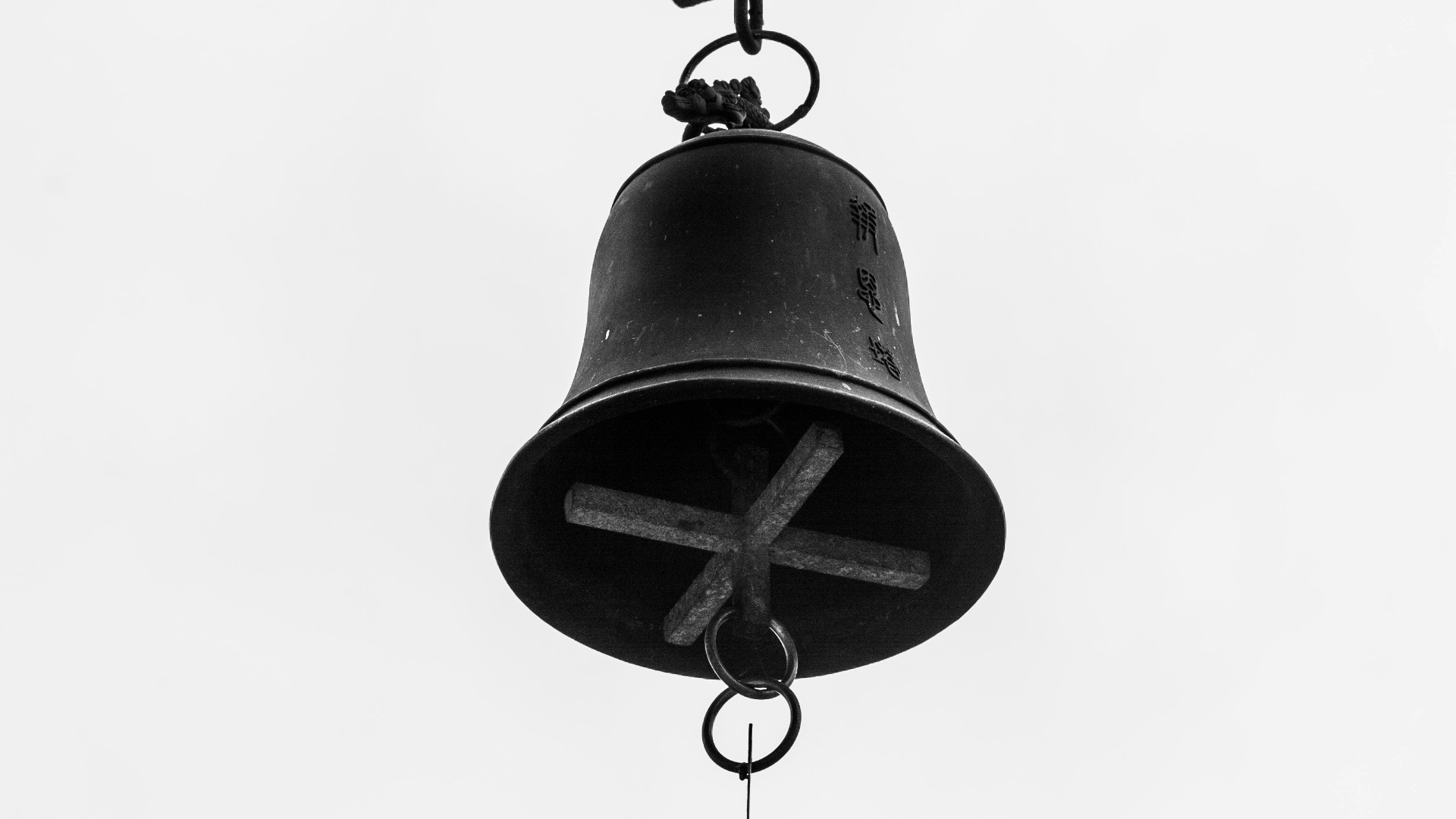 8. On croyait que les cloches éloignaient les mauvais esprits