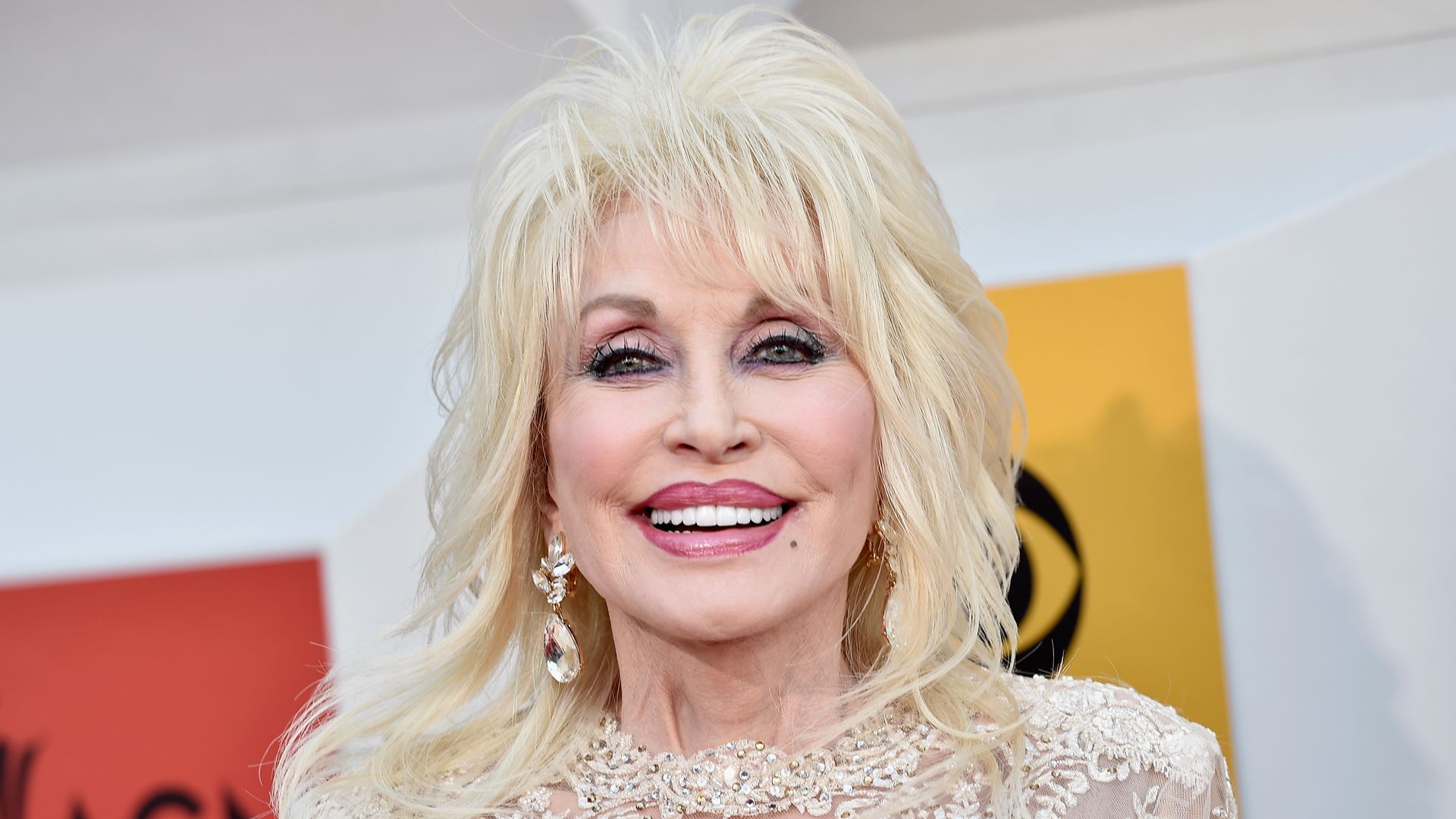 Parton a évité les étiquettes politiques