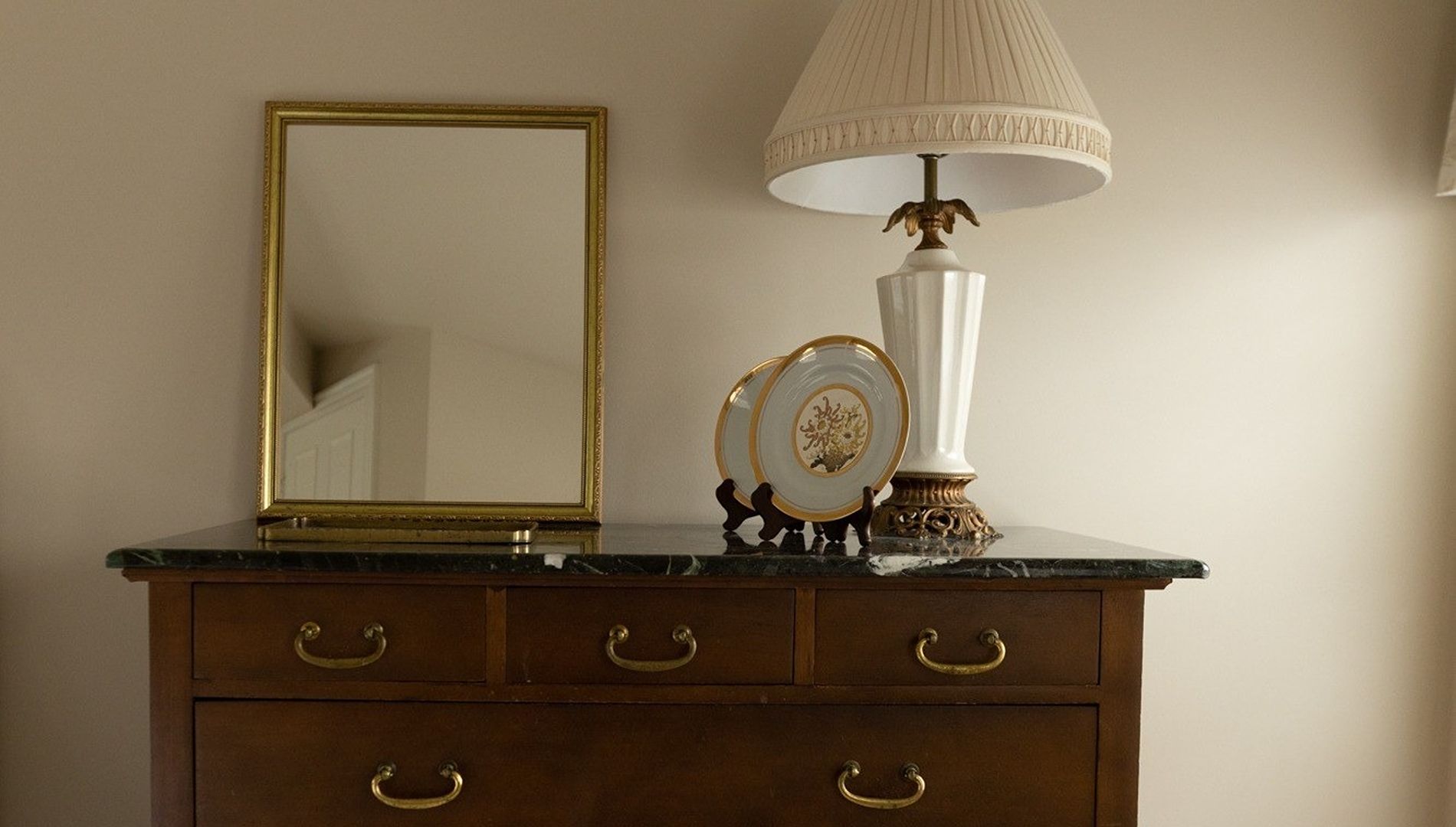 Des meubles qui renforcent le caractère de la chambre