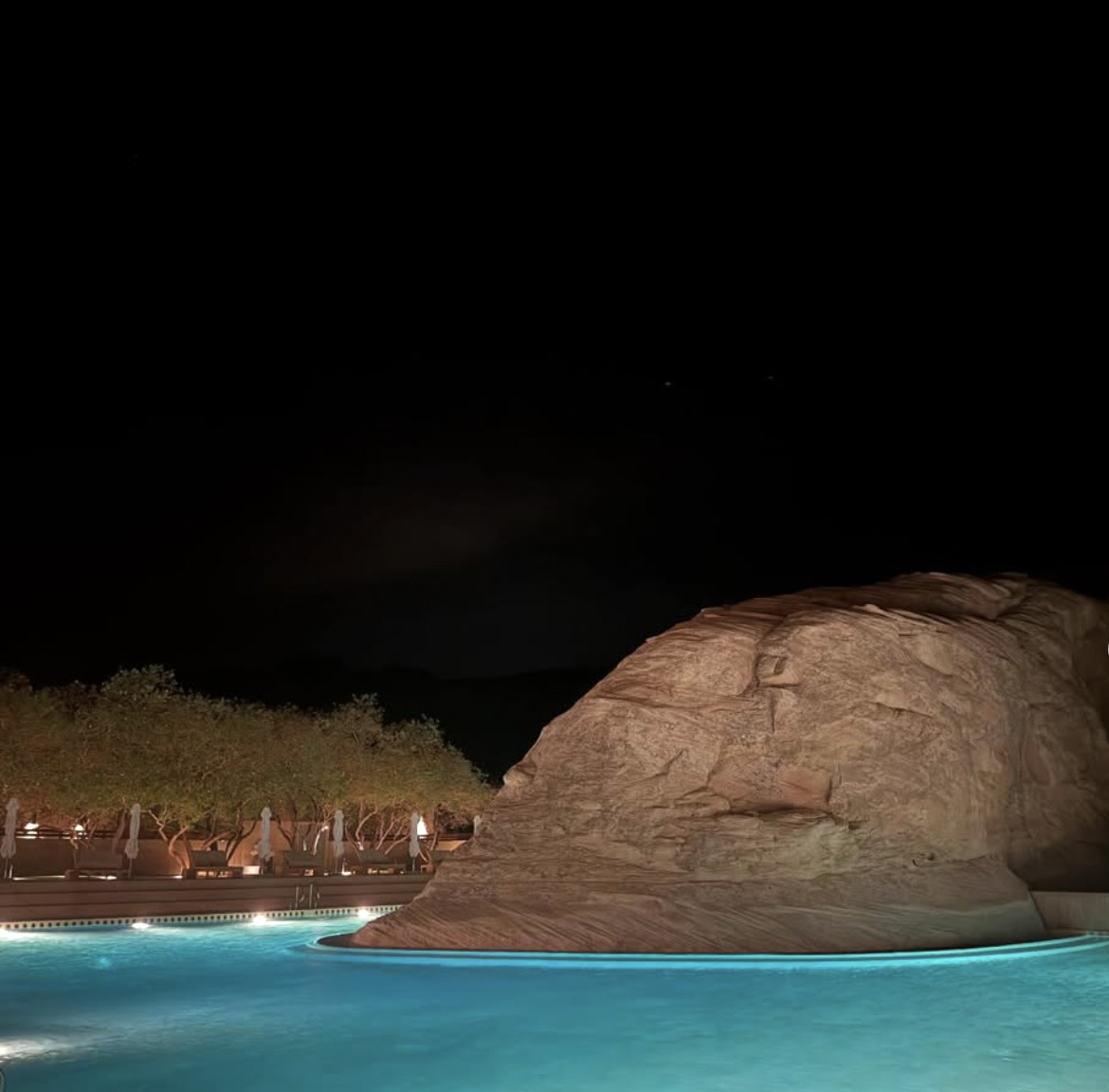La piscine d'Amangiri, la nuit