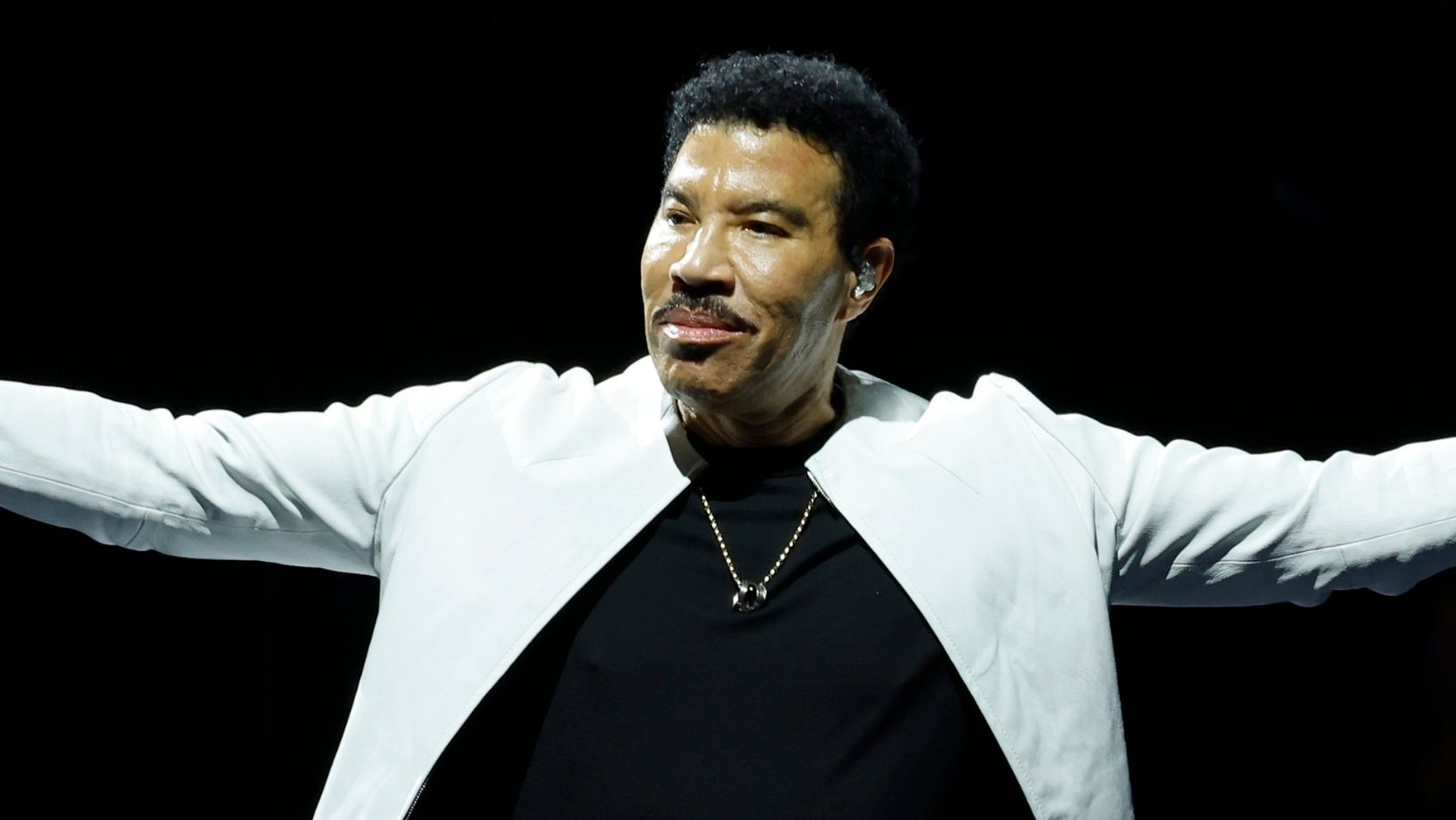 Lionel Richie Hospitalized: Singer in Intensive Care