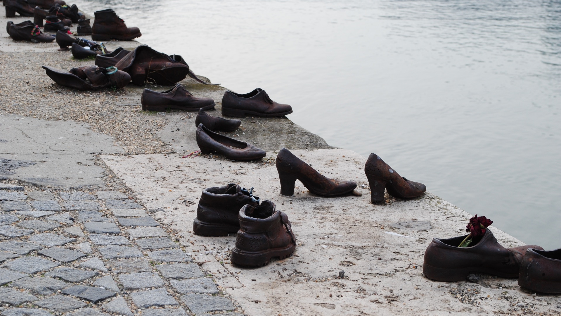 9. Les chaussures sur les rives du Danube — Budapest, Hongrie
