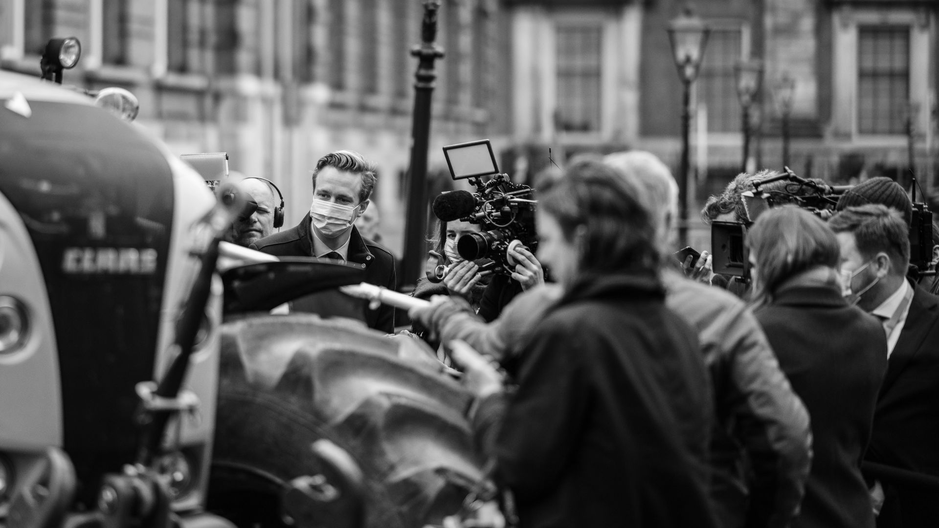 18. Le journalisme sérieux