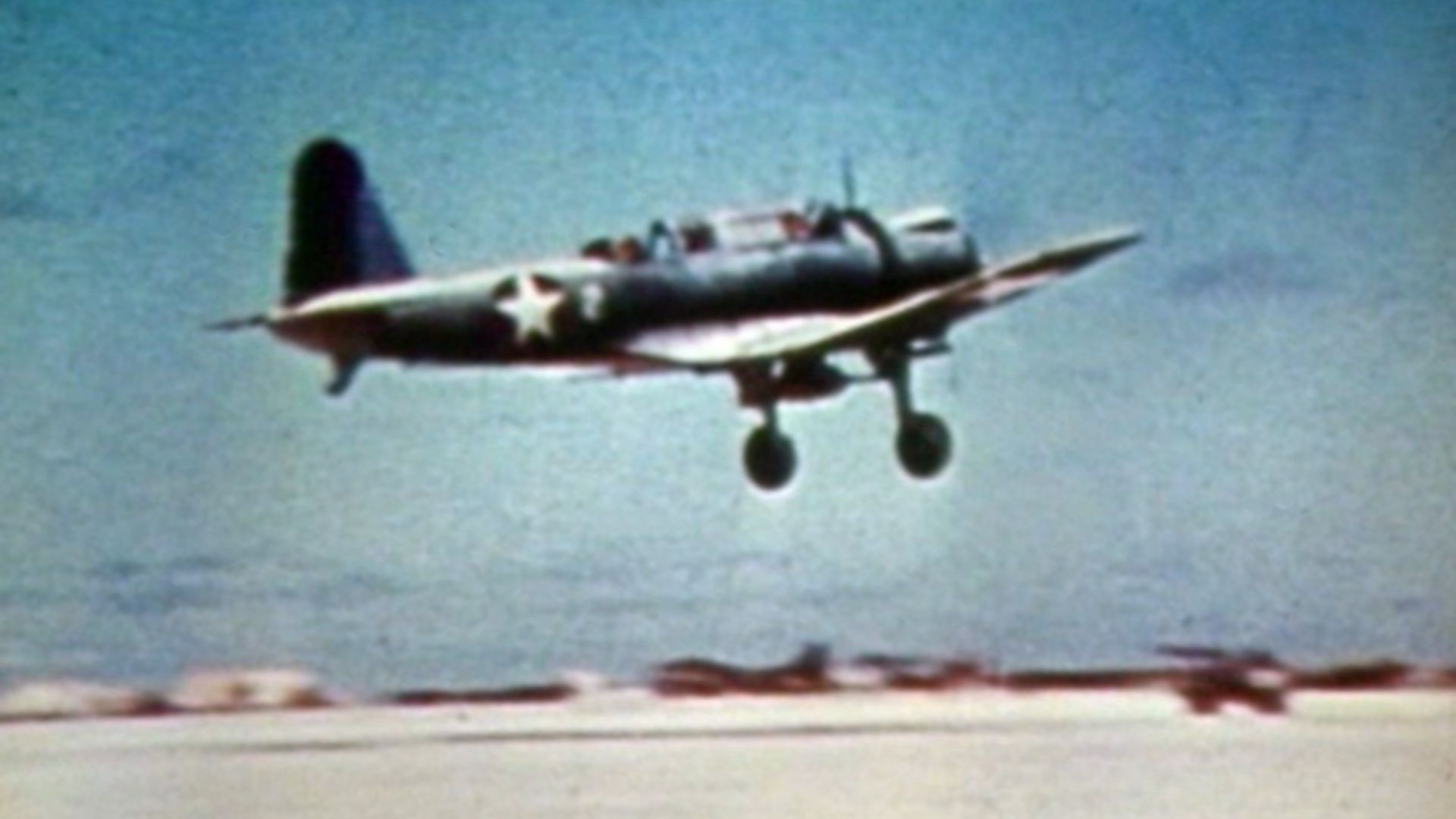 13. Un avion de reconnaissance japonais a décollé avec 30 minutes de retard à Midway