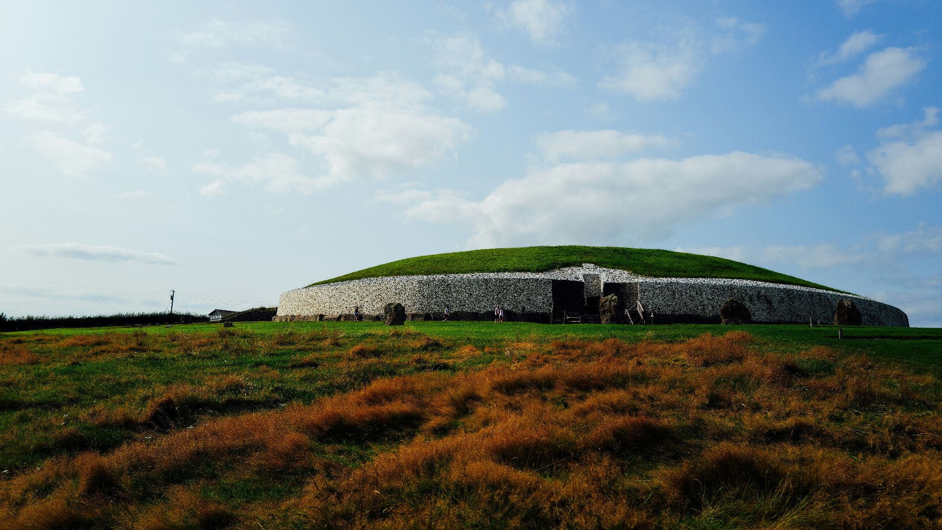 10. Newgrange, Irlande