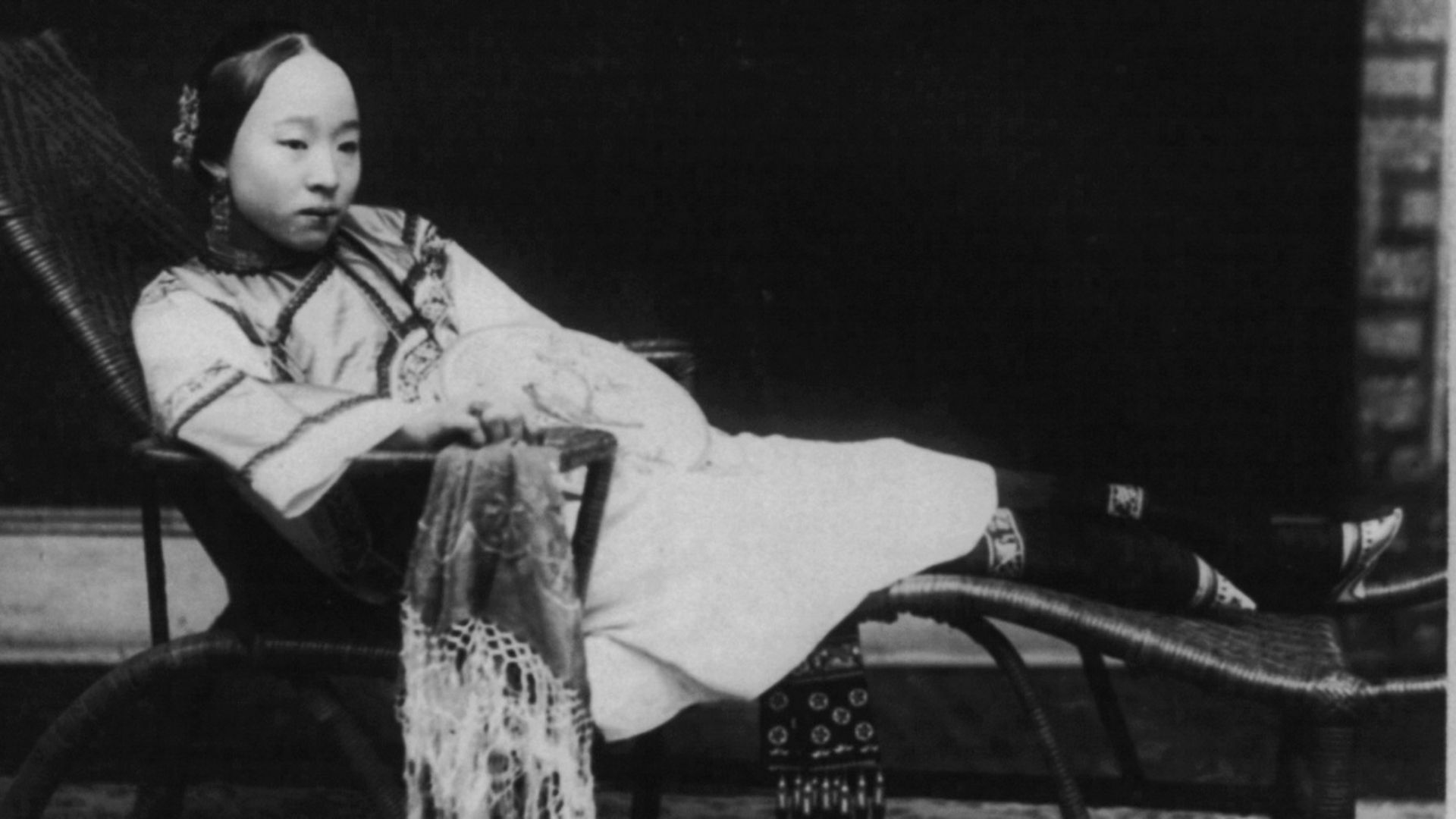 6. Les pieds bandés