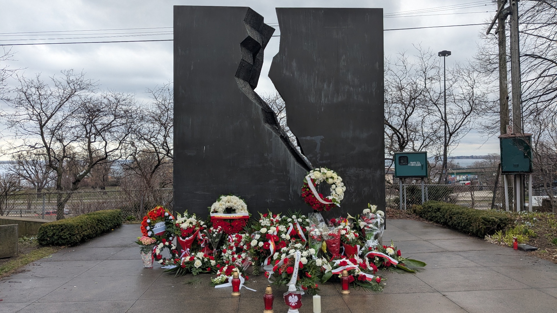 20. Mémorial de Katyn — Pologne