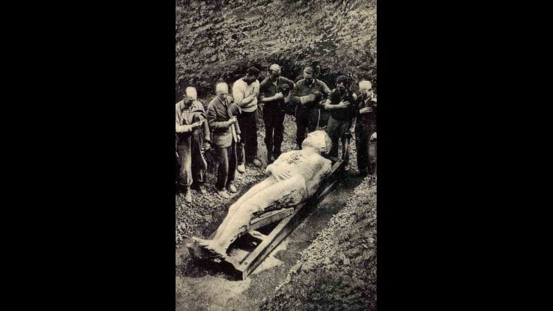 7. A Carved Rock Fooled Paying Crowds For Months