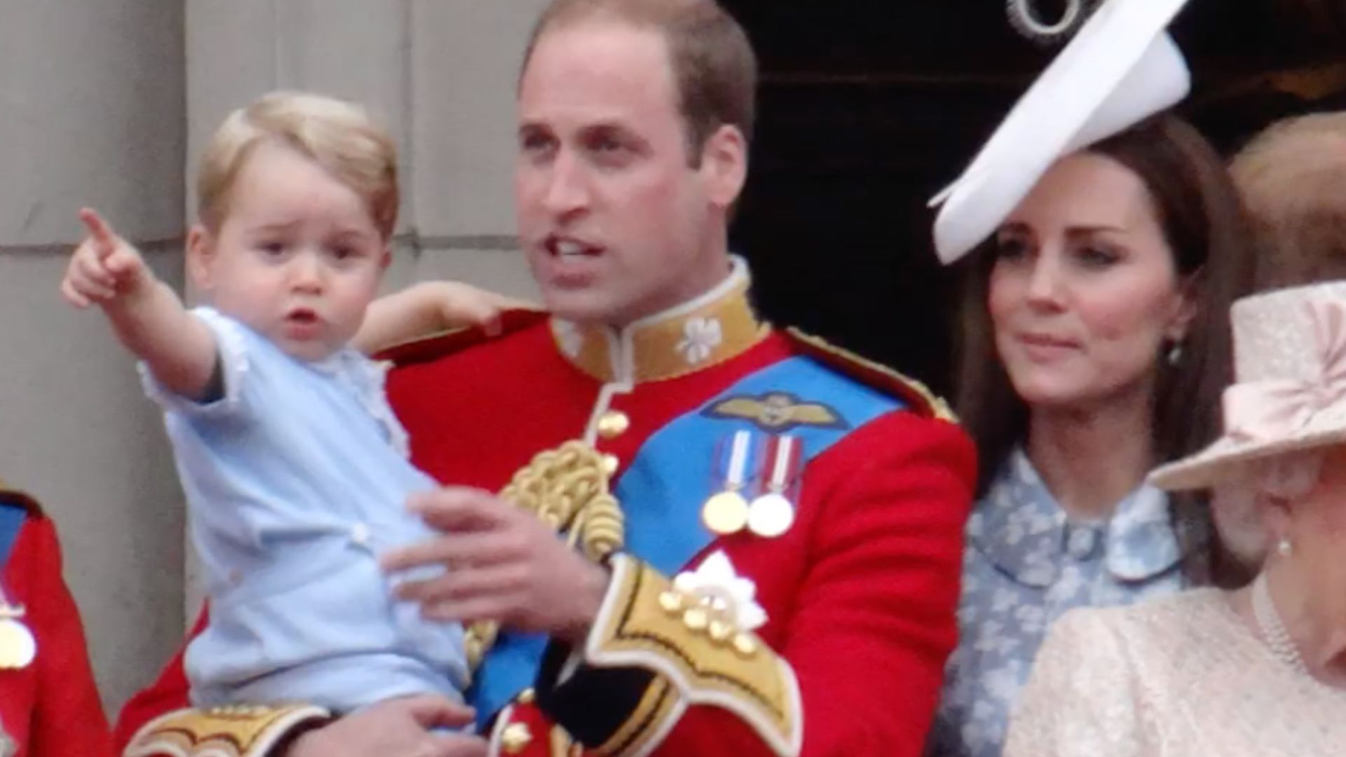 15. George remporte le jeu de devinettes