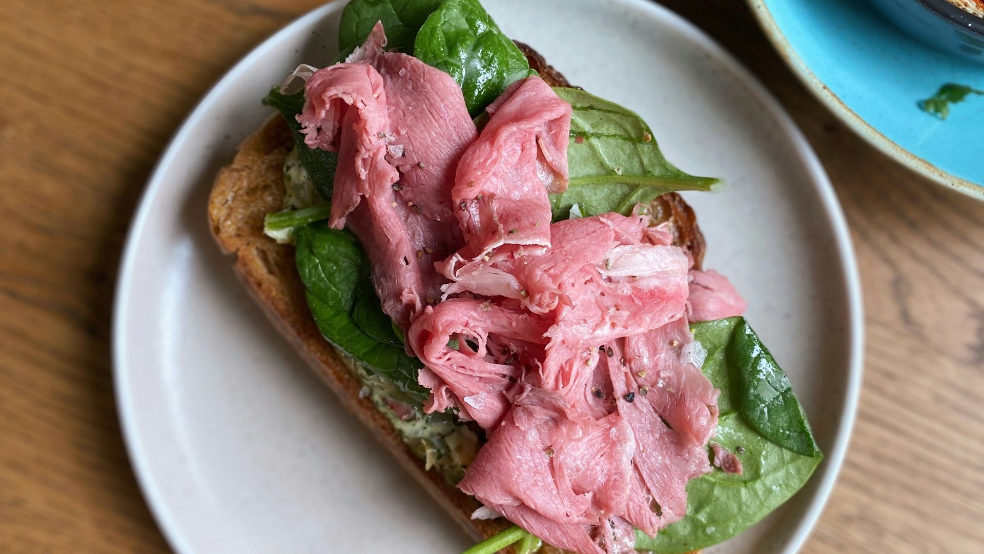 15. Ils ont préparé du bœuf effiloché sur des toasts