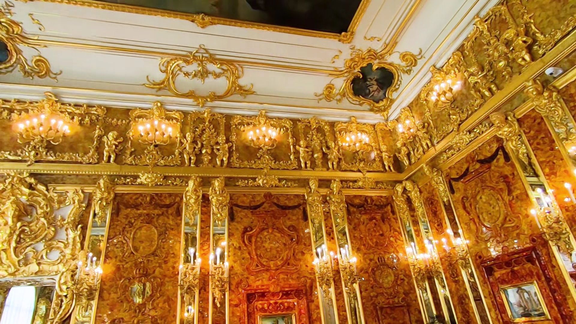 2. La Chambre d'ambre