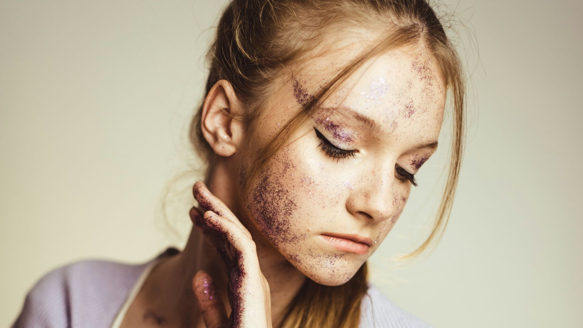 9. « Pas la moindre trace sur ton visage »