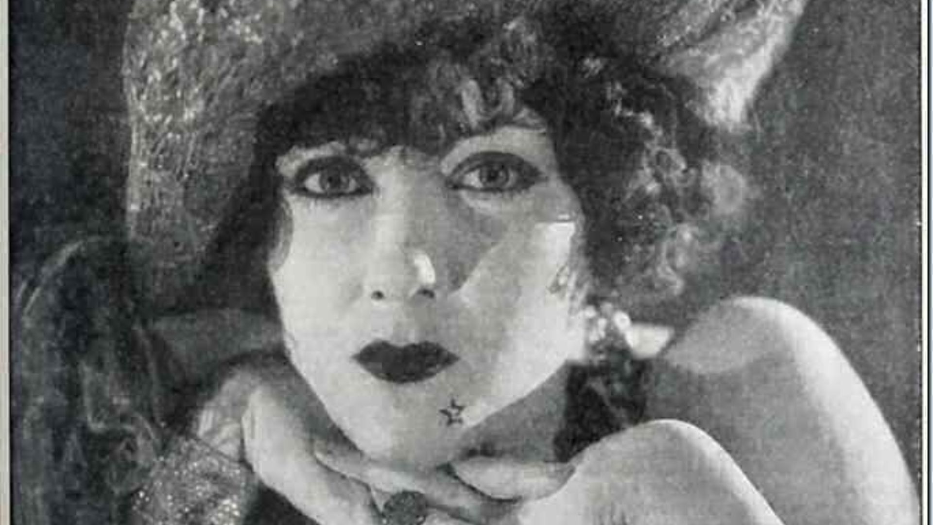 11. Gloria Swanson