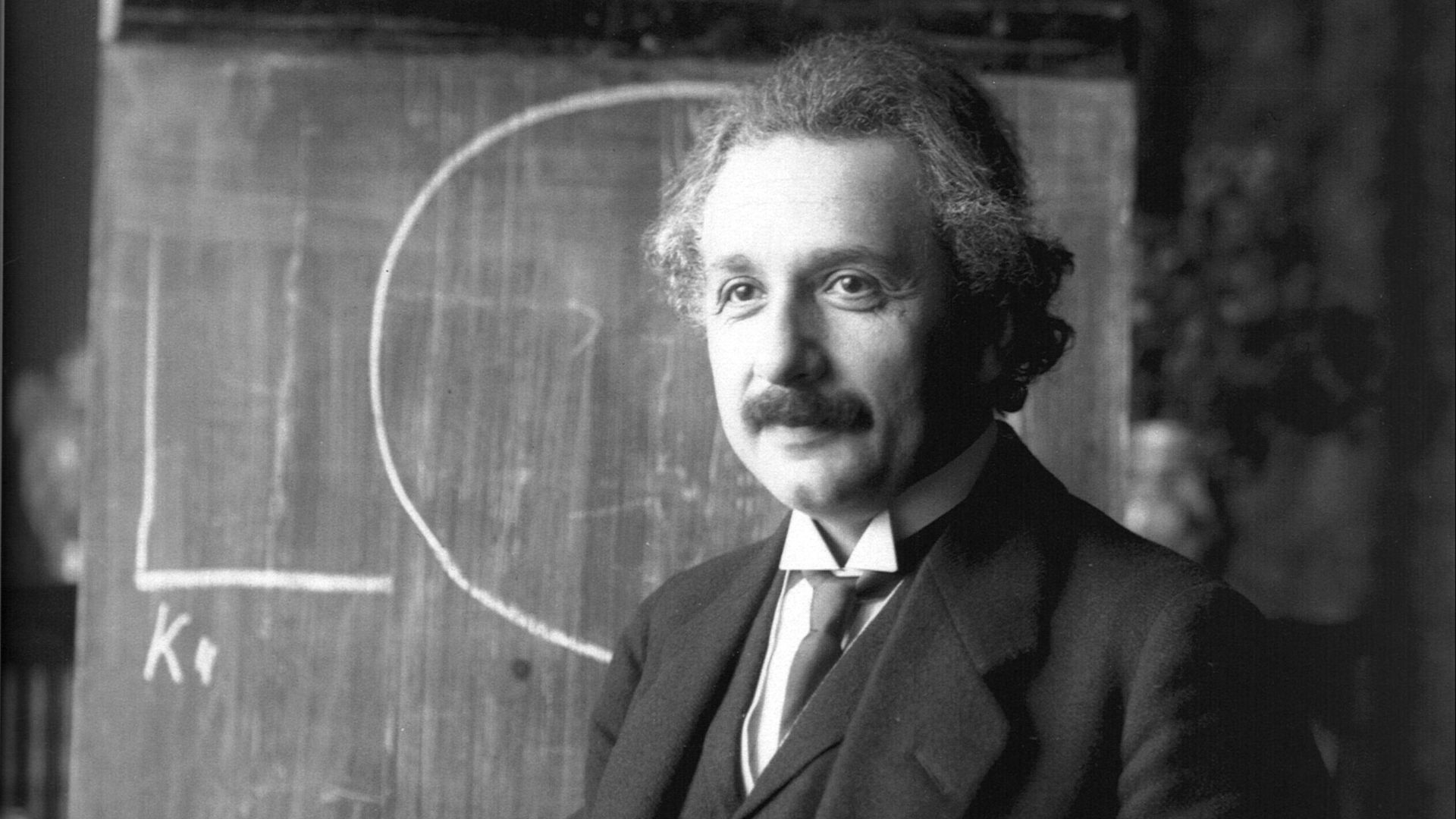 14. Einstein déplore l'avertissement nucléaire