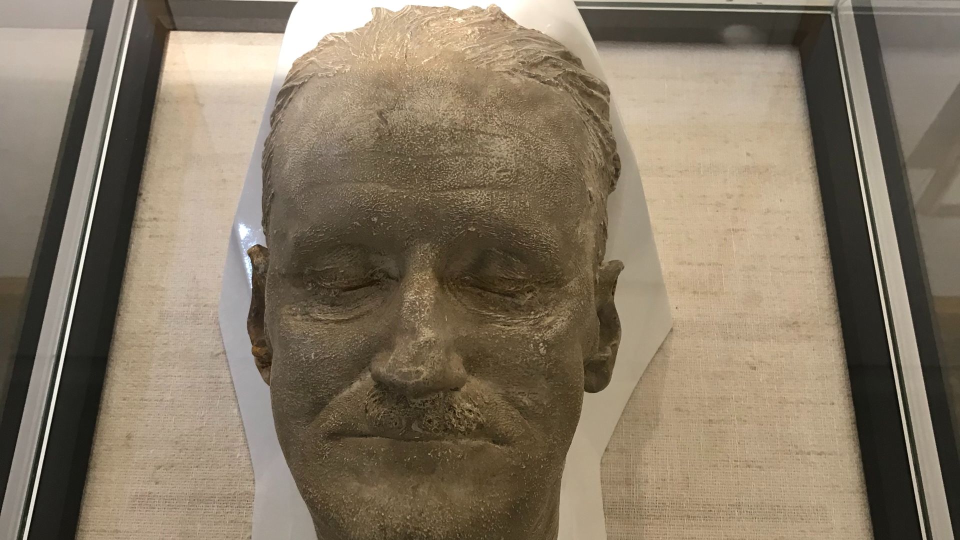 11. Masques mortuaires