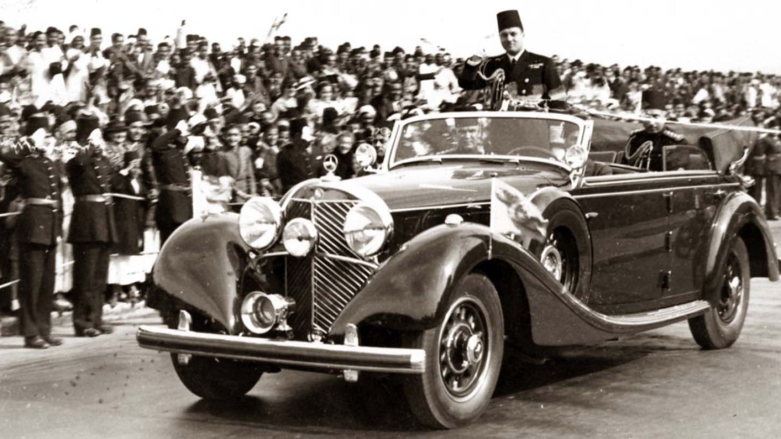 19. Le roi Farouk Ier voulait être le seul à posséder une voiture rouge