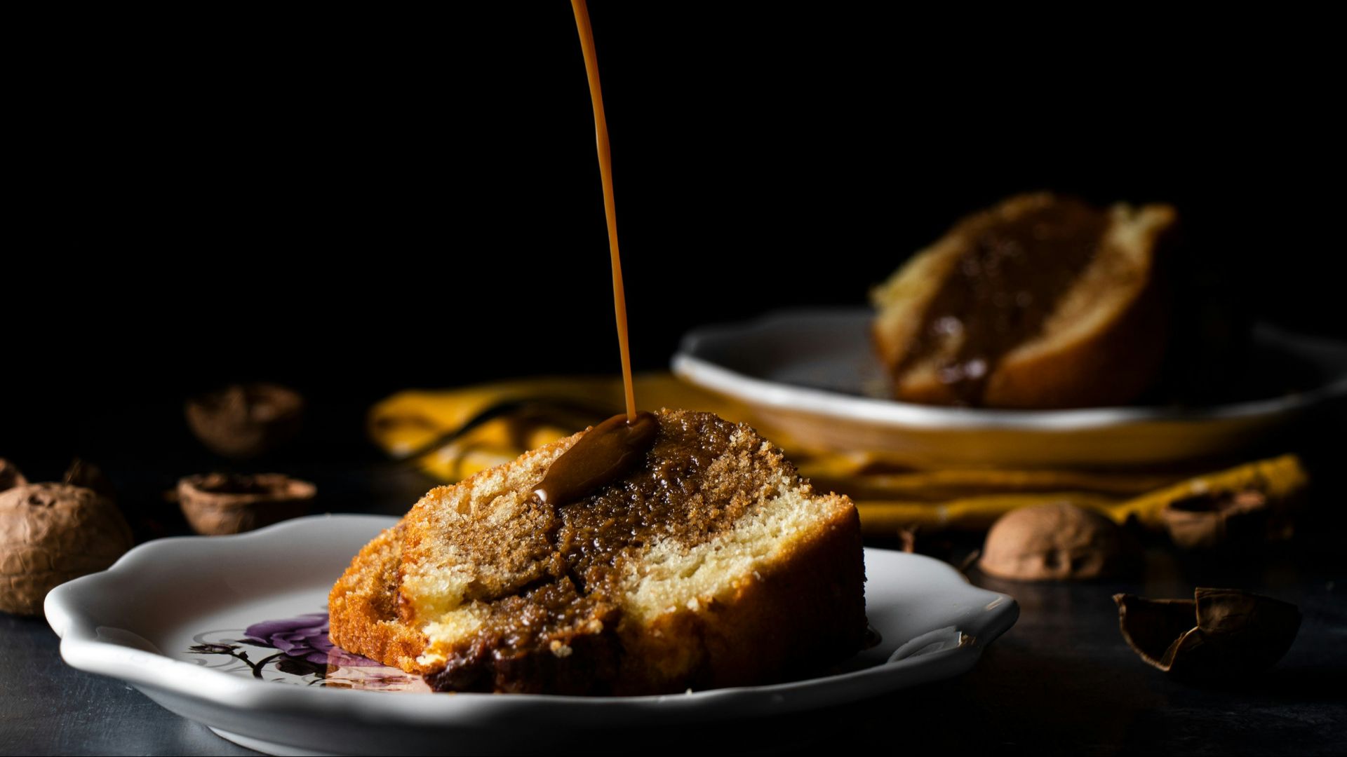 2. Ils ont versé de la sauce sur du pain