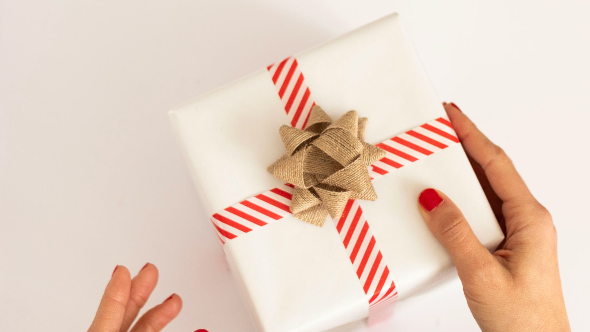 18. Vente ou échange de cadeaux officiels