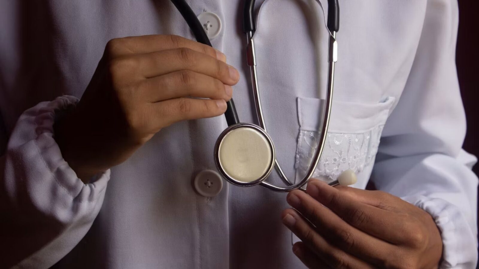 3. En gros, n'importe qui pourrait se faire passer pour un médecin