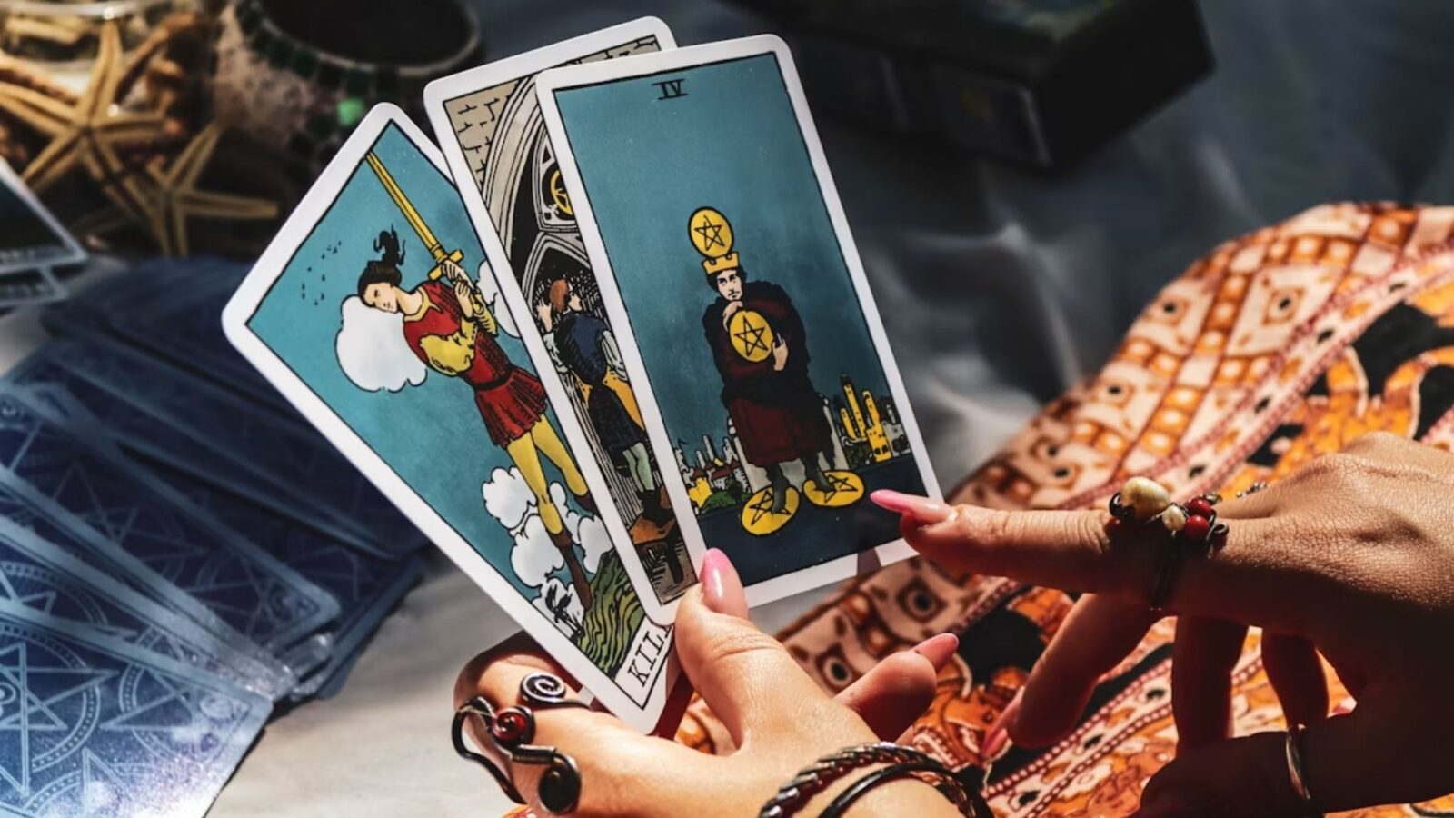 15. People Gave Fortune-Telling Magic To Any Ordinary Card