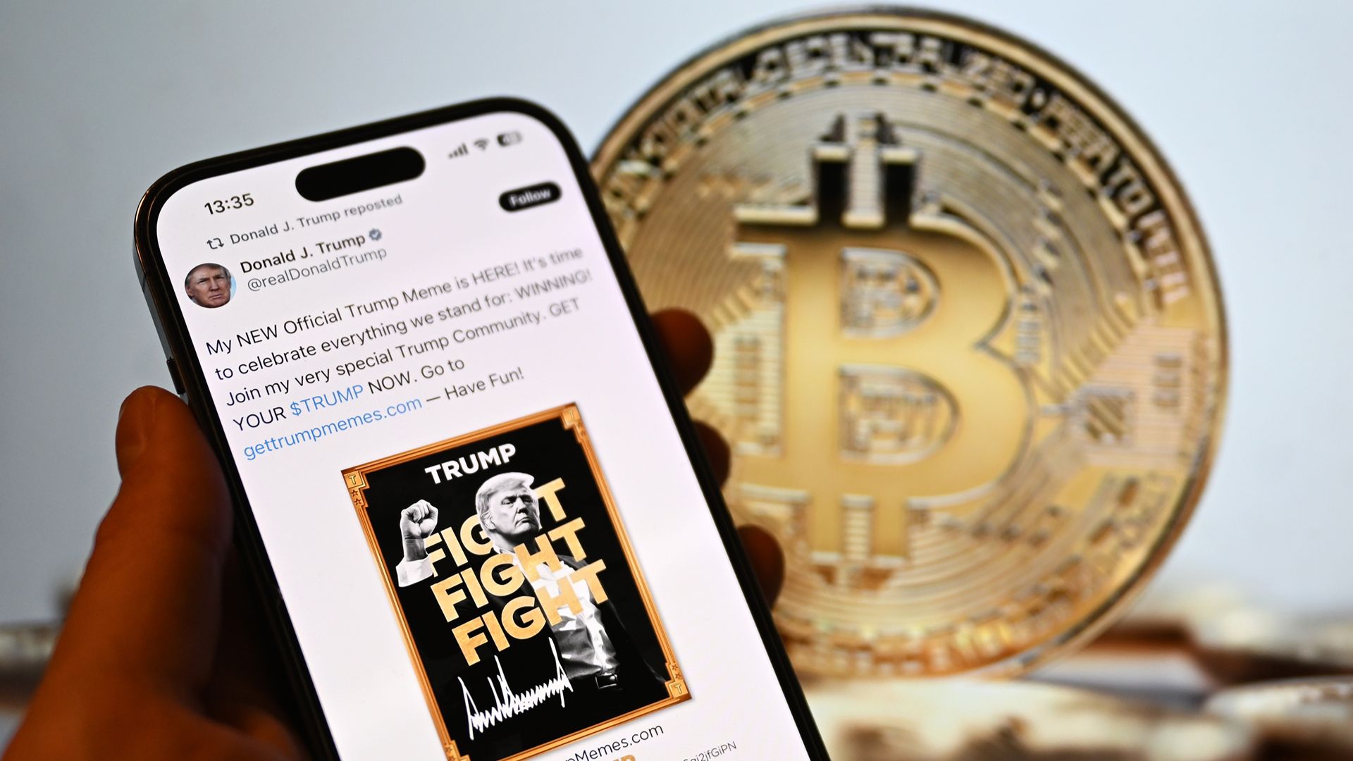 Les investisseurs de $TRUMP visés par des airdrops
