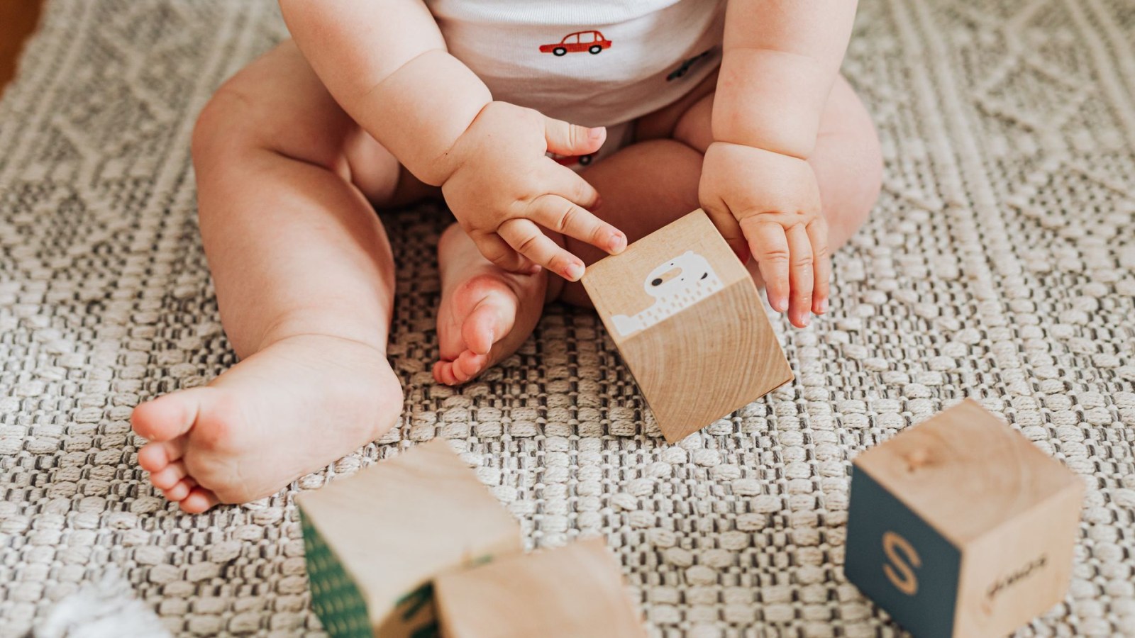 2. Pikler Told Parents: Hands Off The Baby's Body