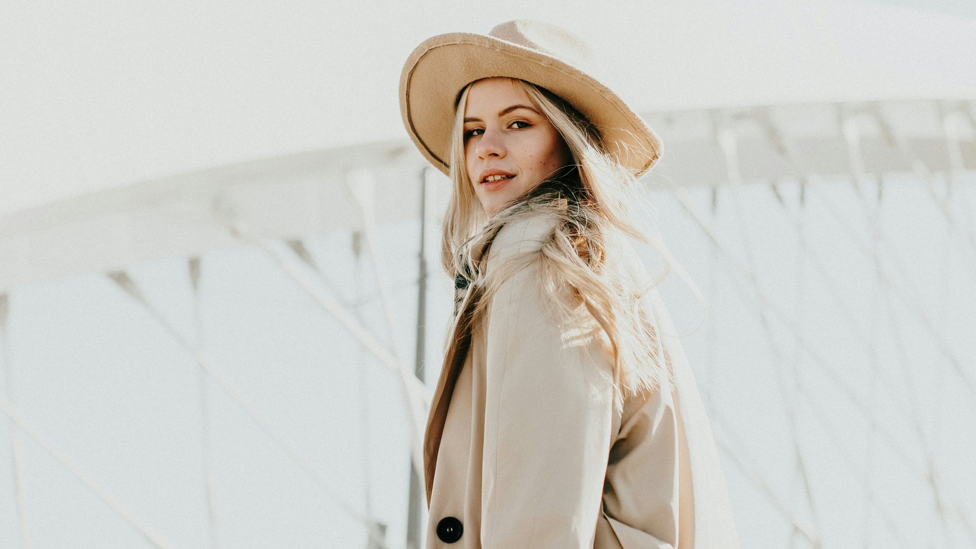 16. Les trench-coats