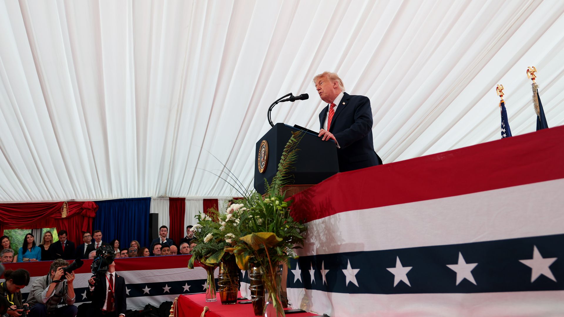 Trump plaisante au sujet de Melania