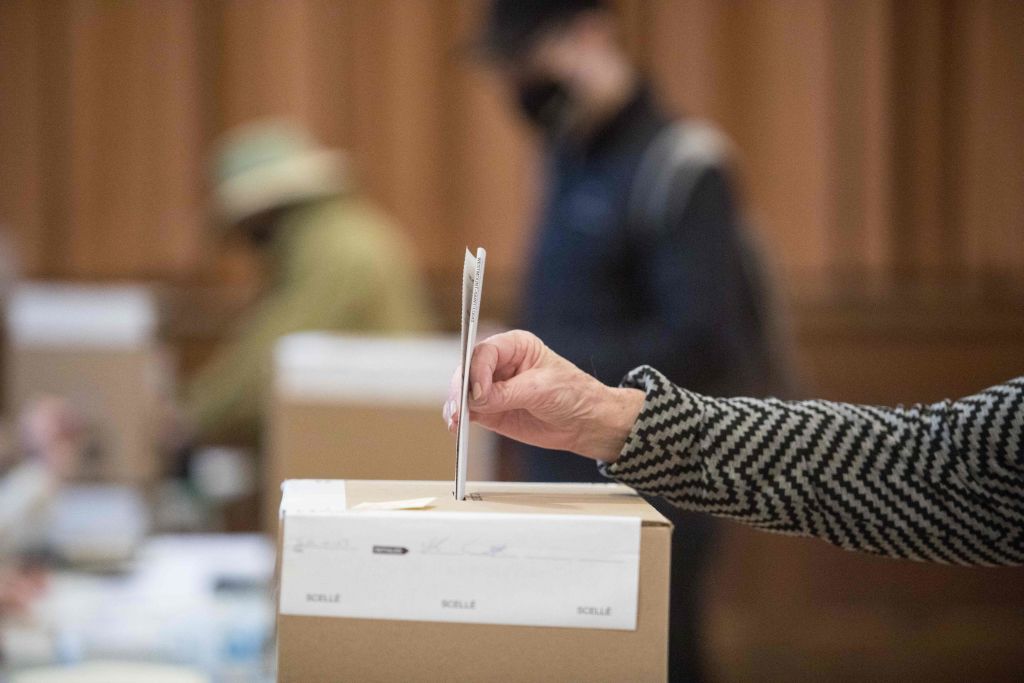 Réformer le mode de scrutin, instaurer des consultations populaires