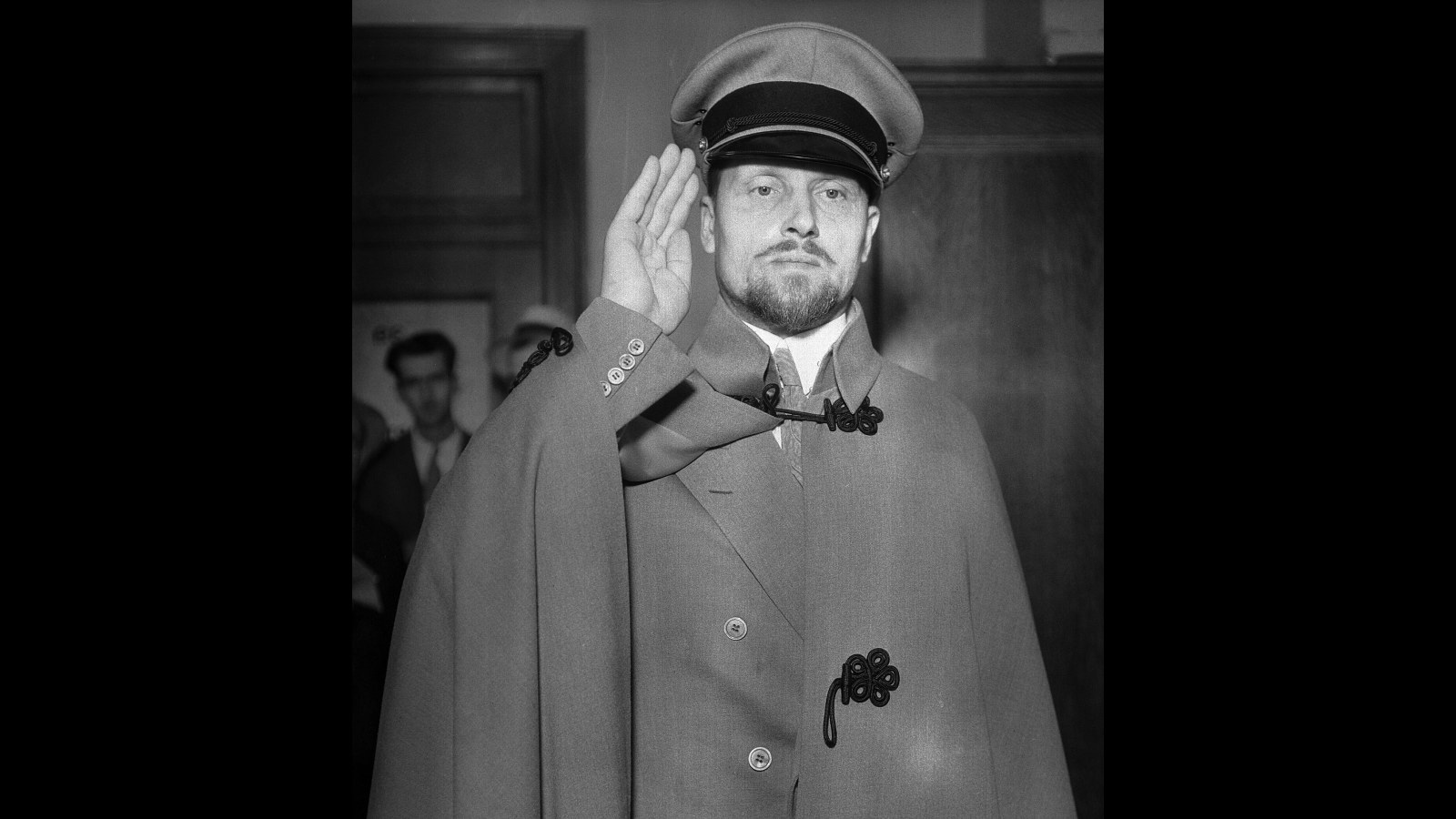 19. Harry F. Gerguson a été démasqué comme un imposteur, et Hollywood s'en est régalé