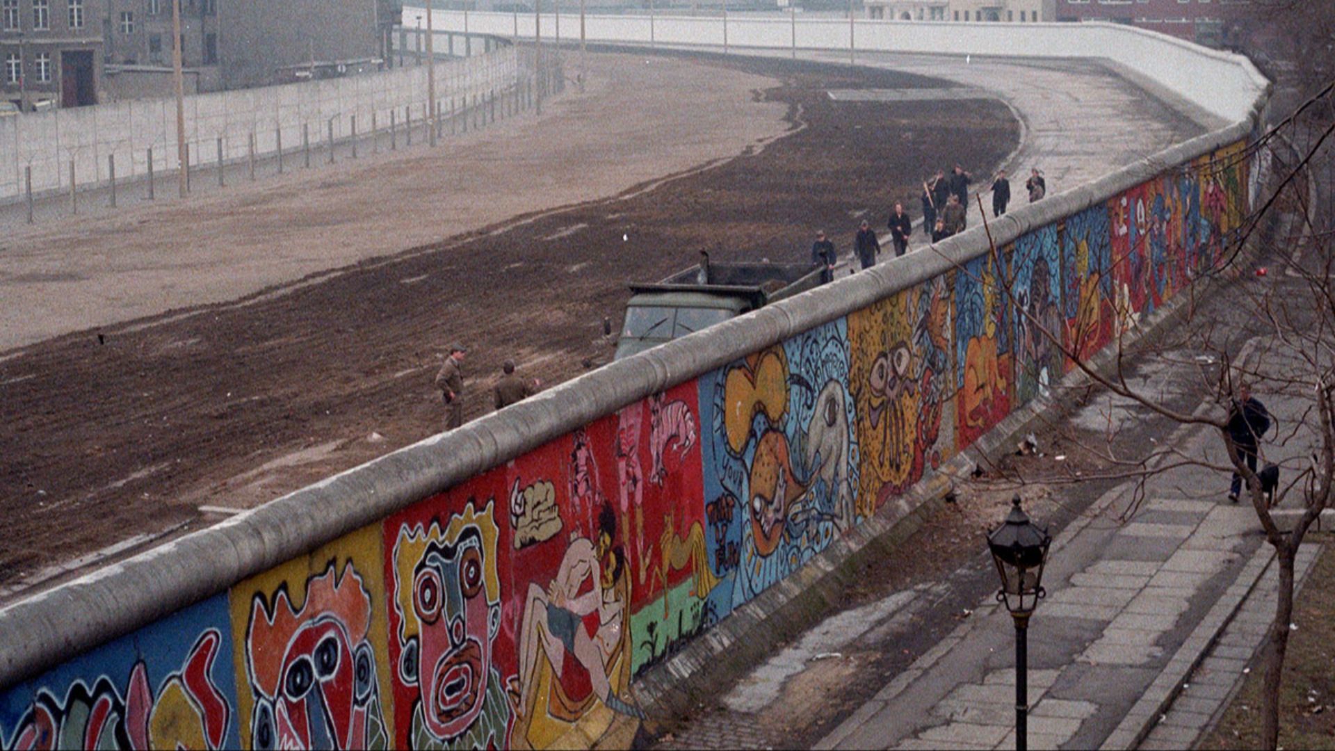 17. La chute du mur de Berlin