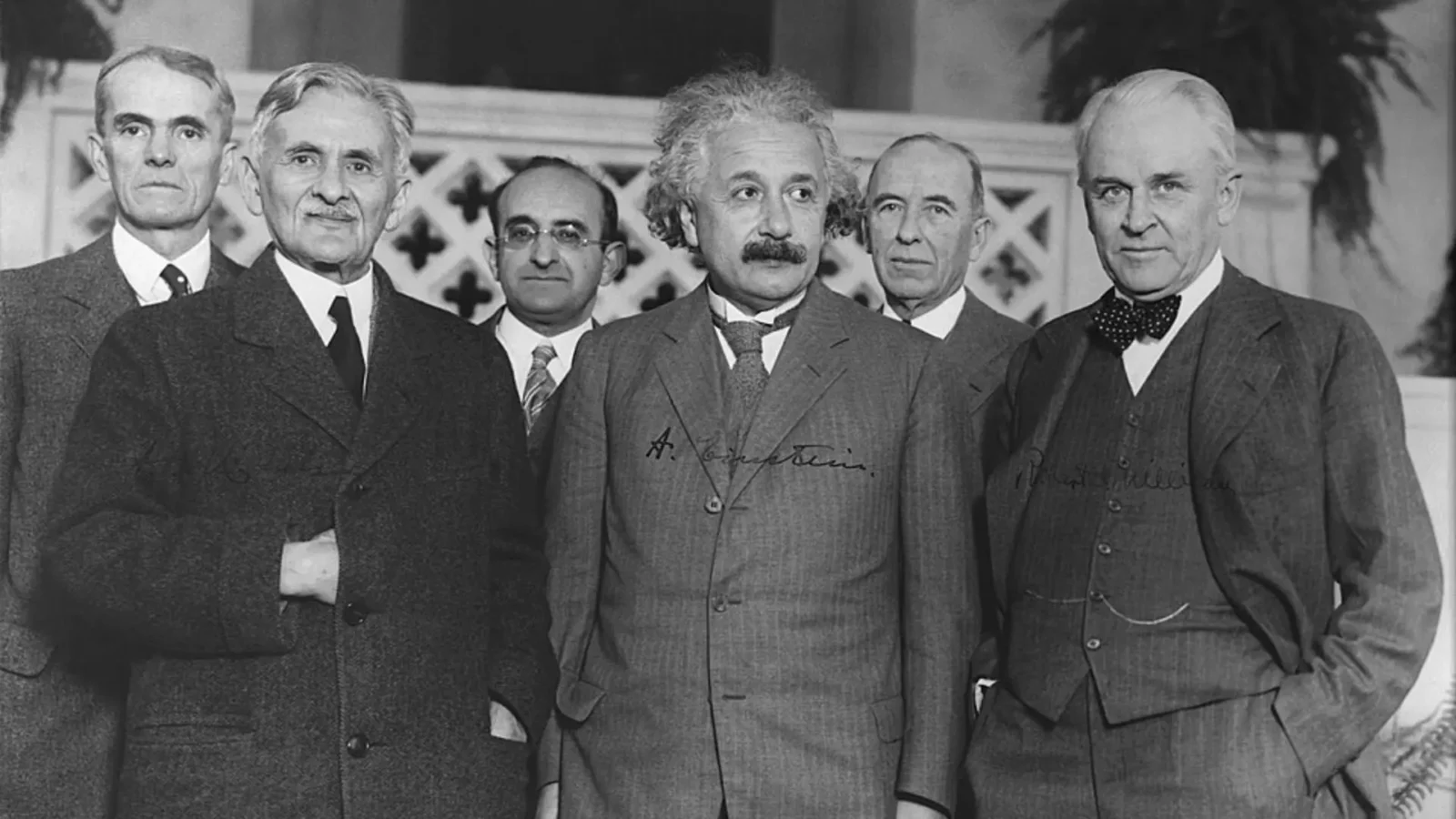16. Le réfrigérateur d’Einstein n’est pas devenu le réfrigérateur que nous utilisons aujourd’hui