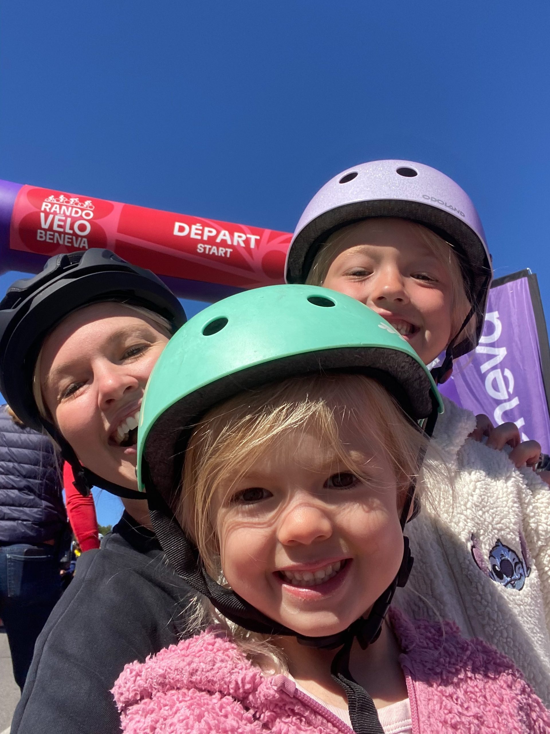 Une sortie à vélo en famille avec ses deux filles