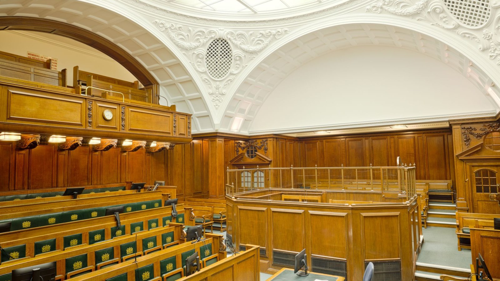 10. Le droit de vote n'a pas permis aux femmes d'intégrer les jurys
