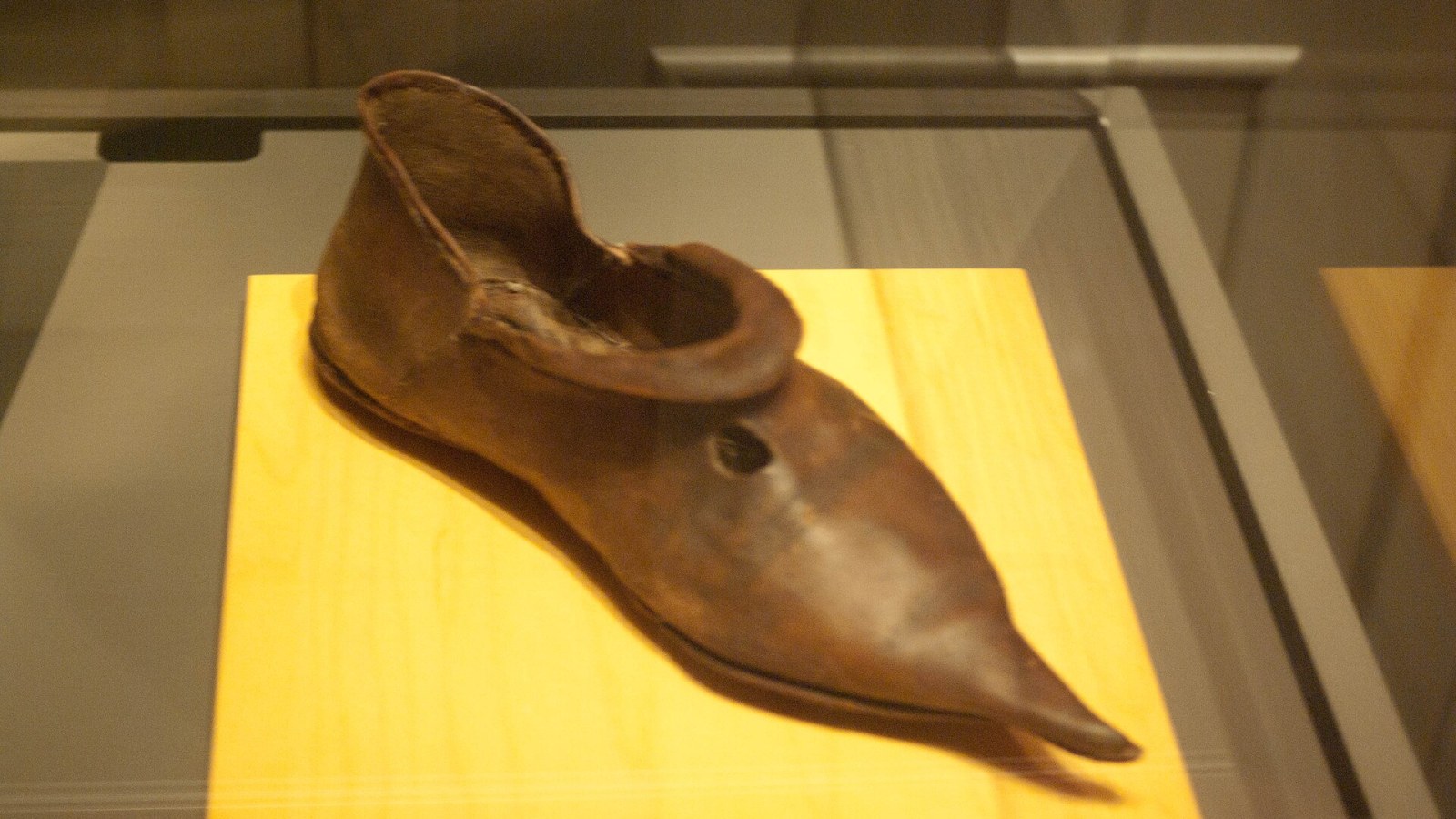 4. Poulaines: Bunions Were Real, The Knee-Chains Weren't