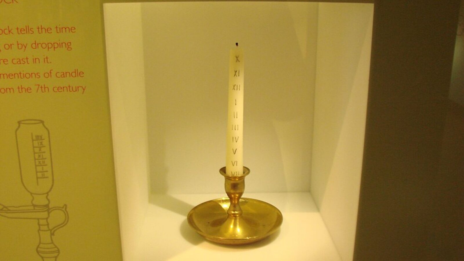 1. Des horloges à bougie faisant également office de réveils