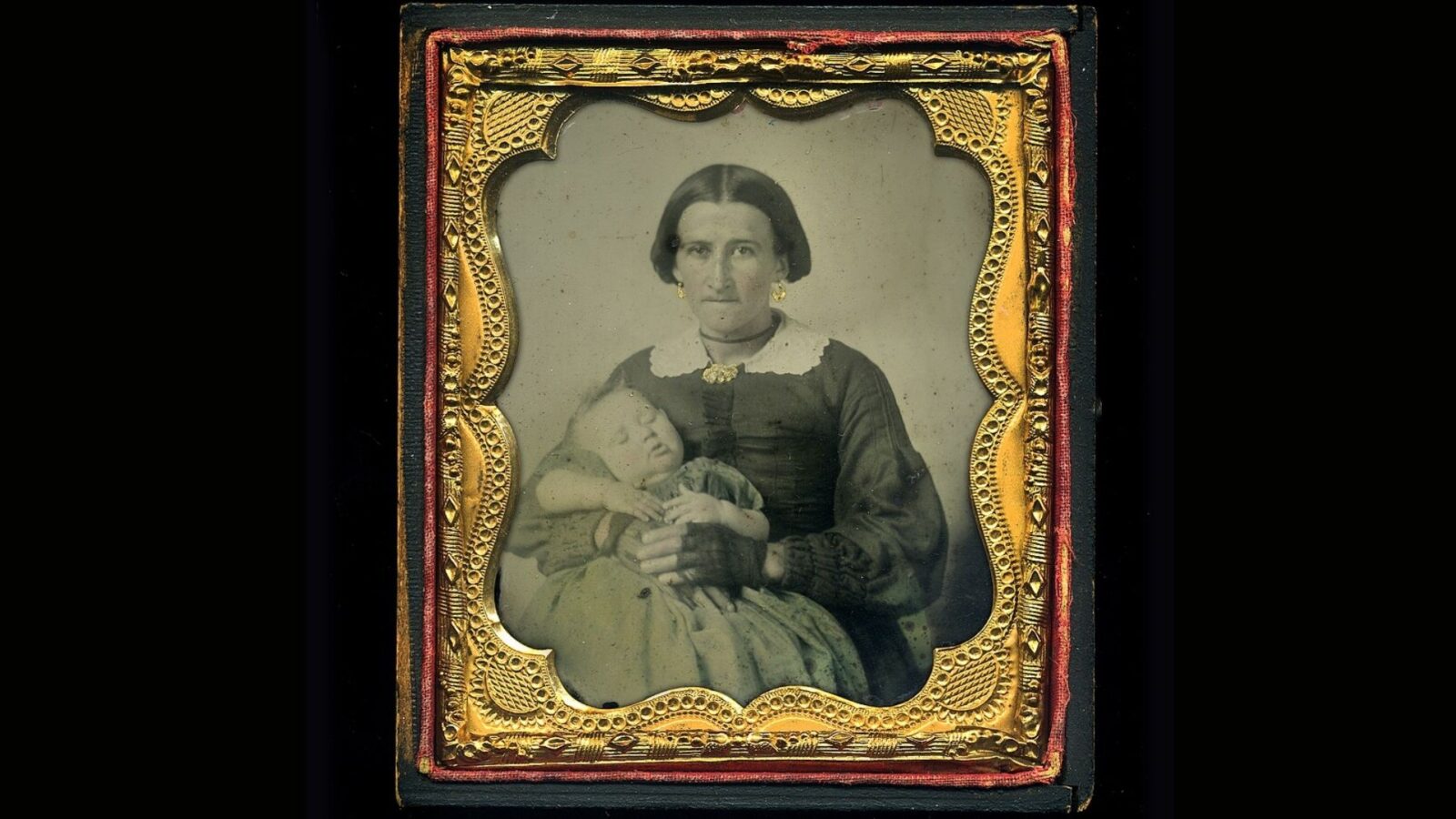 6. Some Families Just Wanted One Last Family Portrait