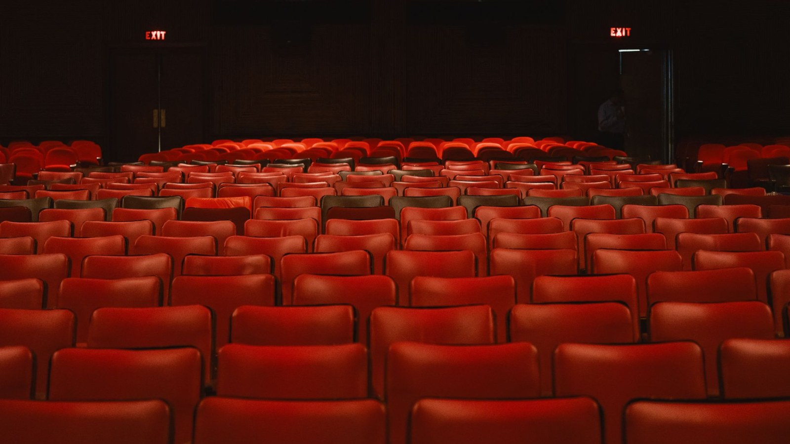 19. Movie Ushers Had The Job Every Teenager Wanted