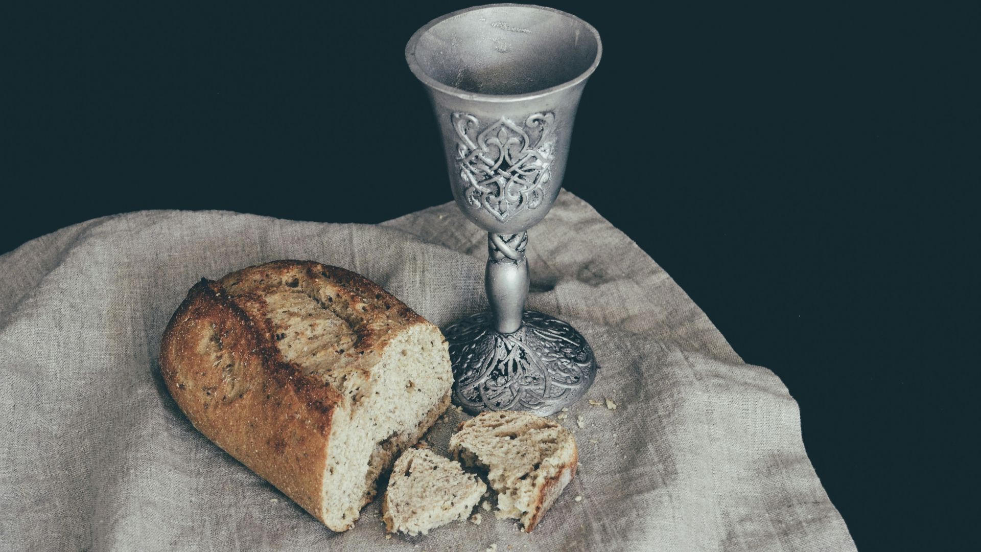 15. Le pain et le vin de la communion n'étaient pas littéralement le corps et le sang du Christ