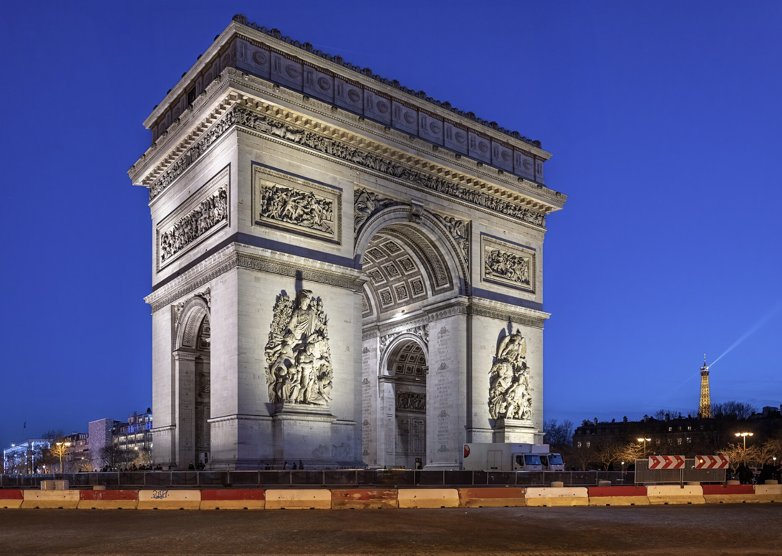 3. Hundreds Of Names Are Engraved On The Arc De Triomphe