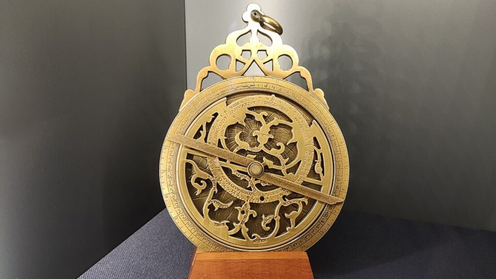 15. L'astrolabe était considéré comme le « smartphone » d'origine