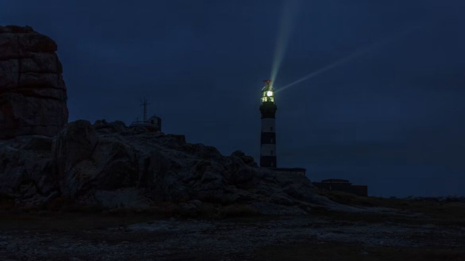 16. La bataille a au moins laissé un phare