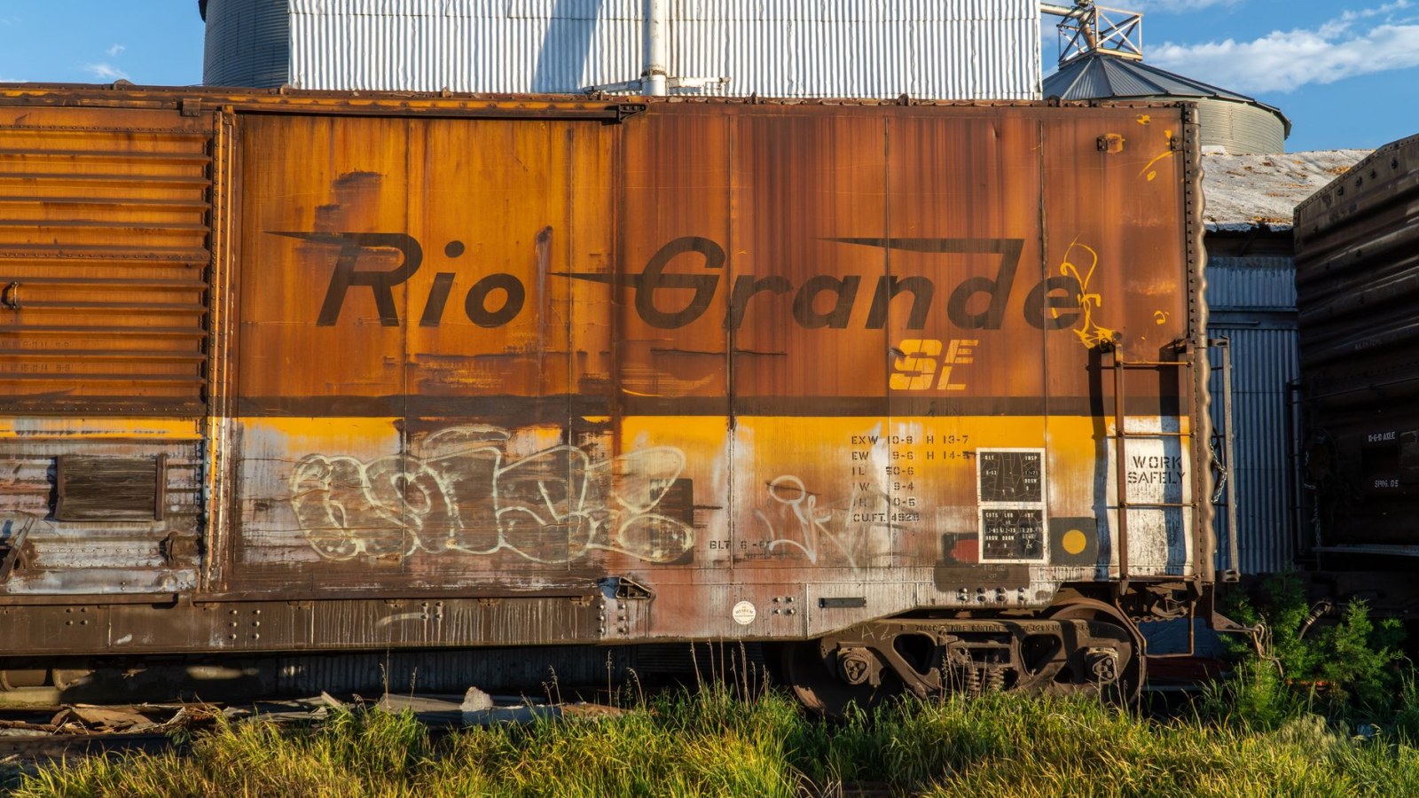 15. Huit wagons chargés de toute sa vie