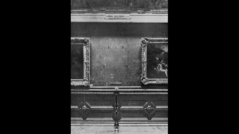 1. The Louvre's Own Handyman Walks Off With The Mona Lisa