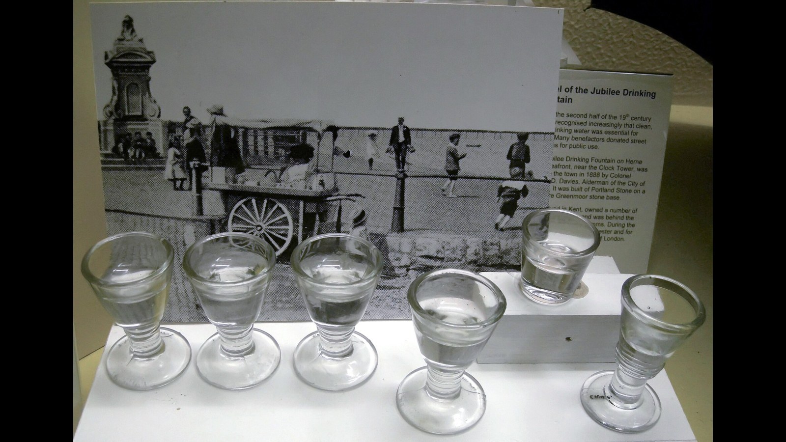 5. Un verre, un chiffon, des centaines de langues
