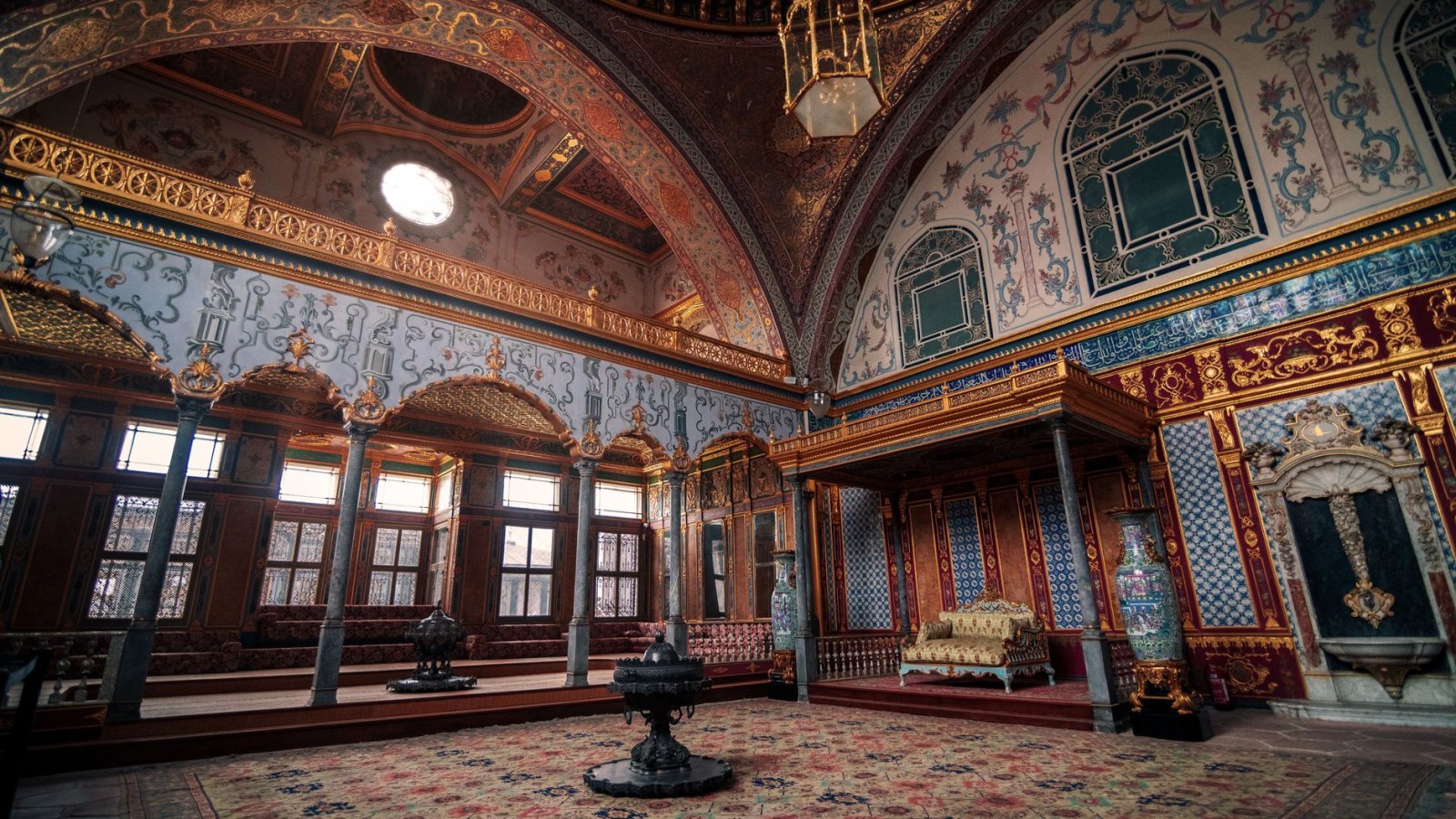 16. A Robe From Suleiman Redefined France's Status