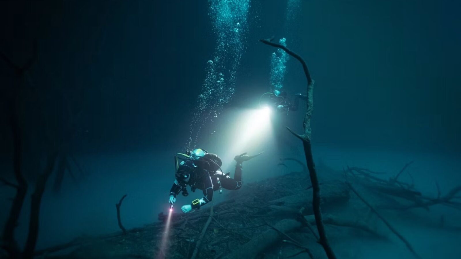 6. Harrison Okene a survécu 60 heures dans une poche d'air sous l'eau
