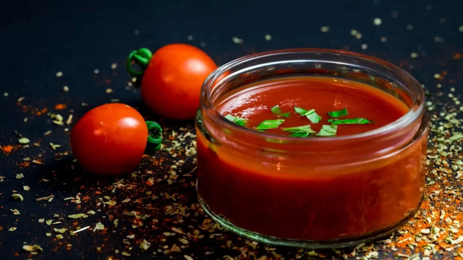 17. La première recette imprimée de sauce tomate en Italie était de style espagnol