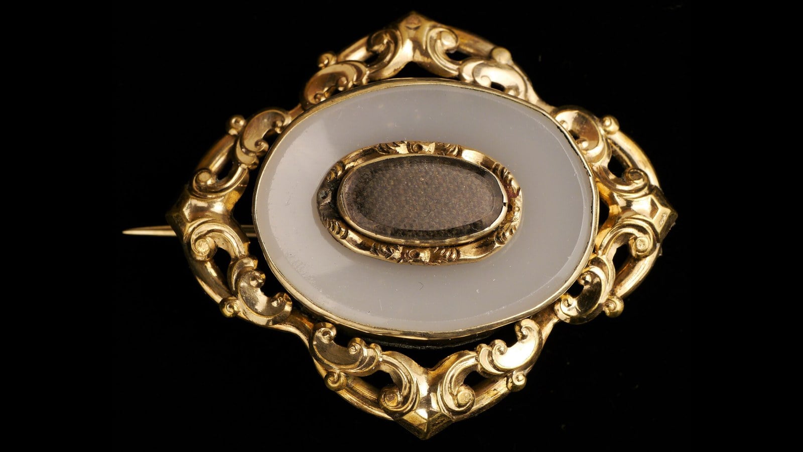 4. Hair Jewelry Wasn't Only For Mourning The Dead