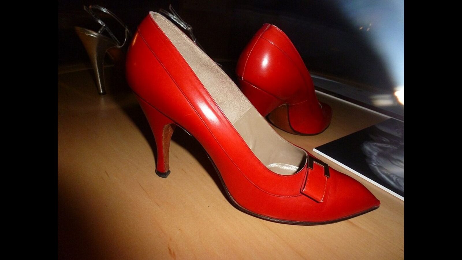 19. The Hidden Spring Behind Marilyn Monroe's Backless Heels